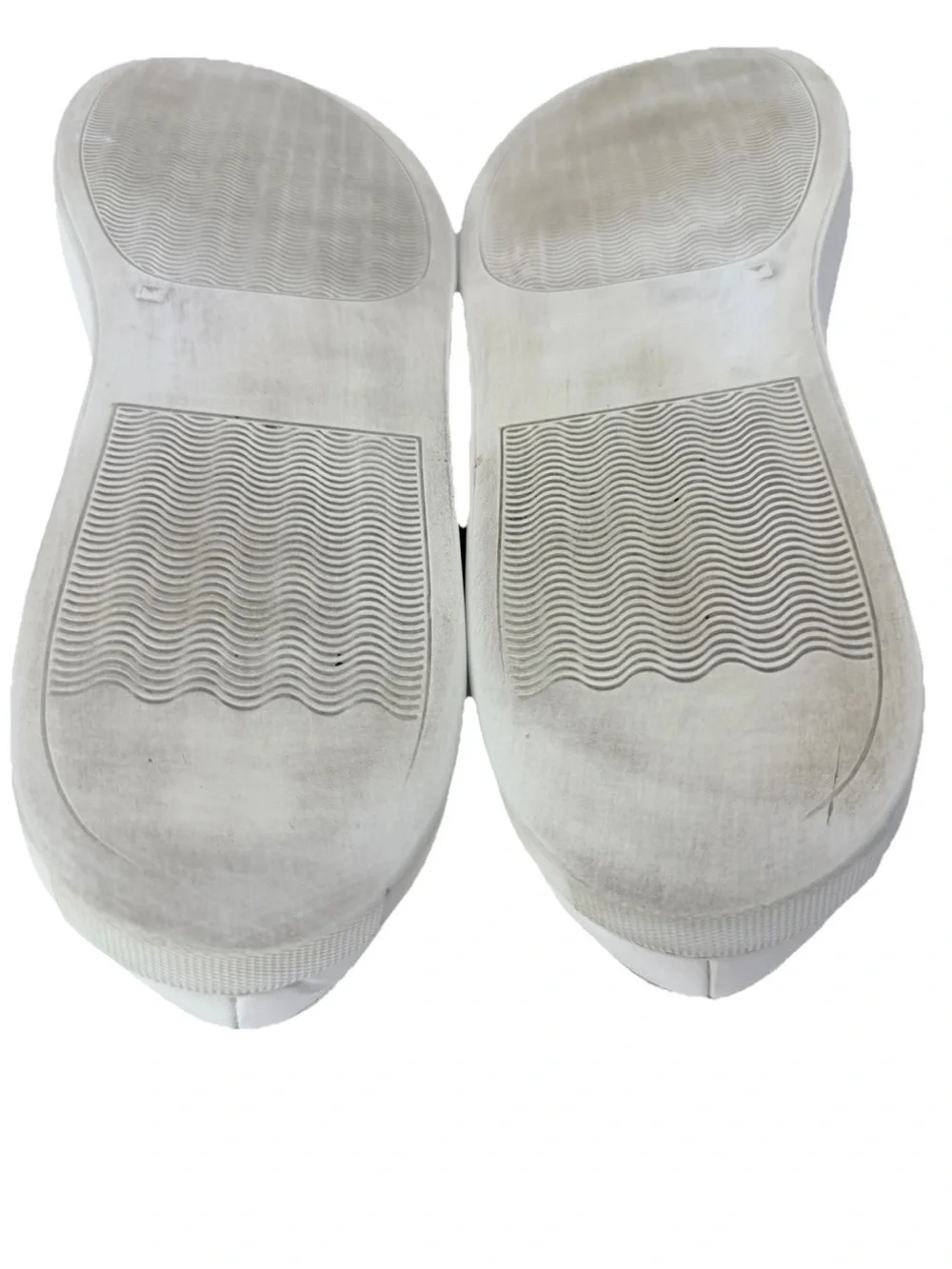 Common Projects White Leather Low-Top Sneakers